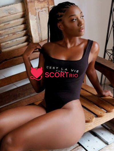 Acompanhante negra RJ na Barra da Tijuca — Milla